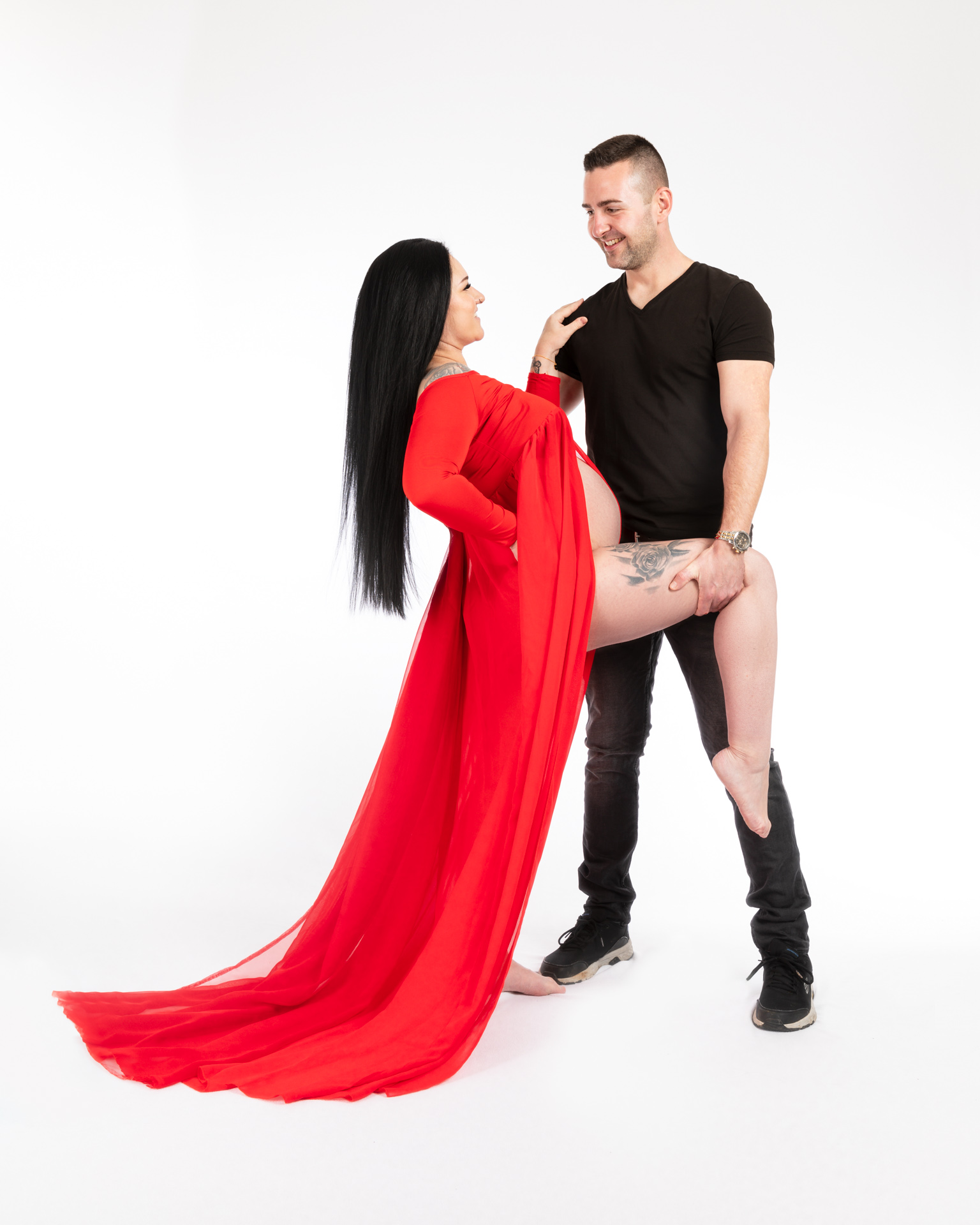 Babybauch Fotoshooting für Paare – Liebevolle Schwangerschaftsfotos im Studio Rheintal